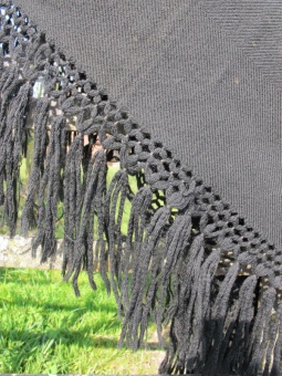black_shawl_detail_of_fringe