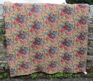 floral_quilt_with_yellow_back_res_5_655657295